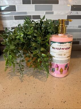 AMINNAH - You Melt My Heart Body Lotion